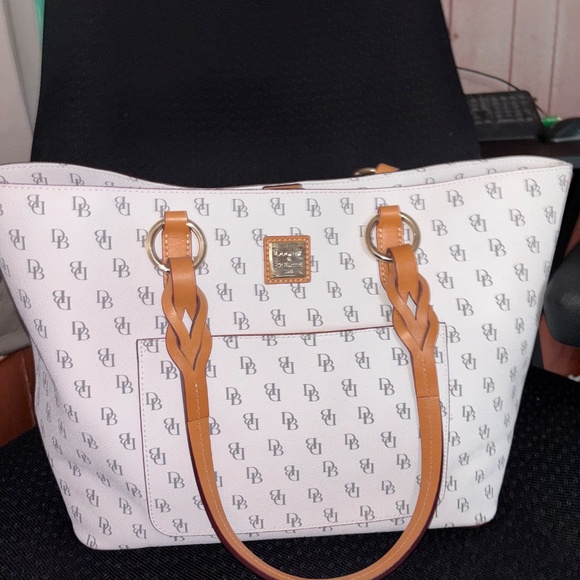 Dooney& Bourke Tammy Tote - Picture 2 of 9